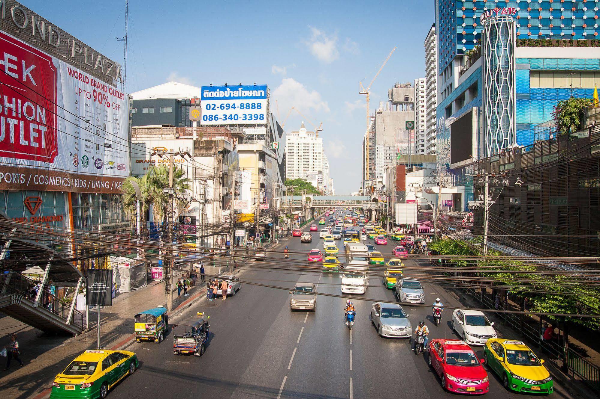 Happy Monkey Hostel Bangkok Buitenkant foto